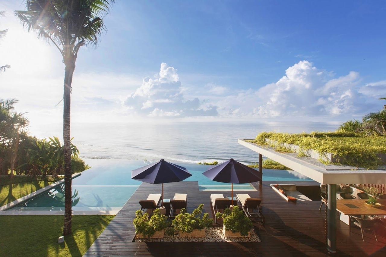 A clifftop infinity pool villa above the ocean at a fraction of the price in Bali