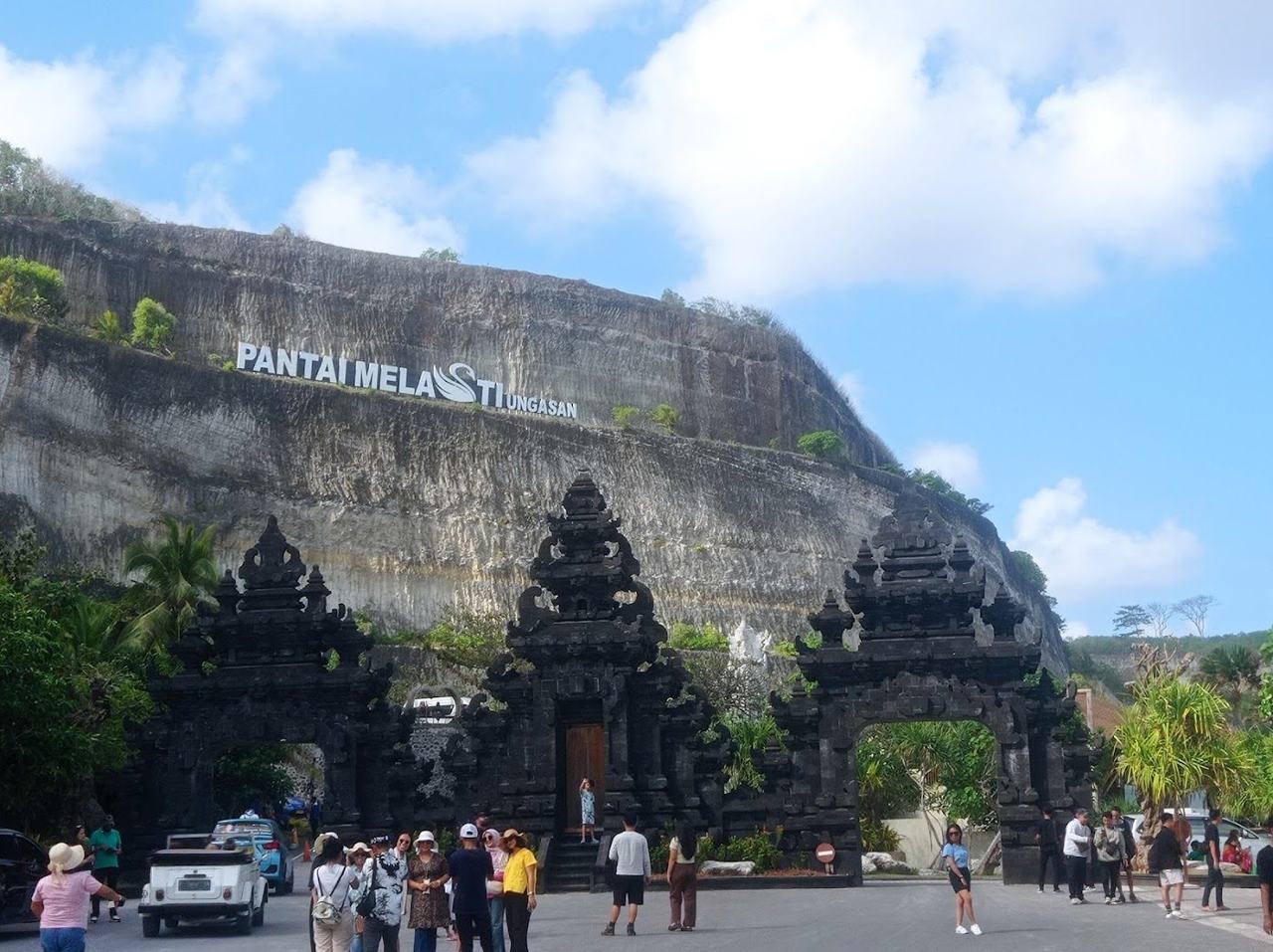 White sand and cliffs at Melasti Beach in Bali
