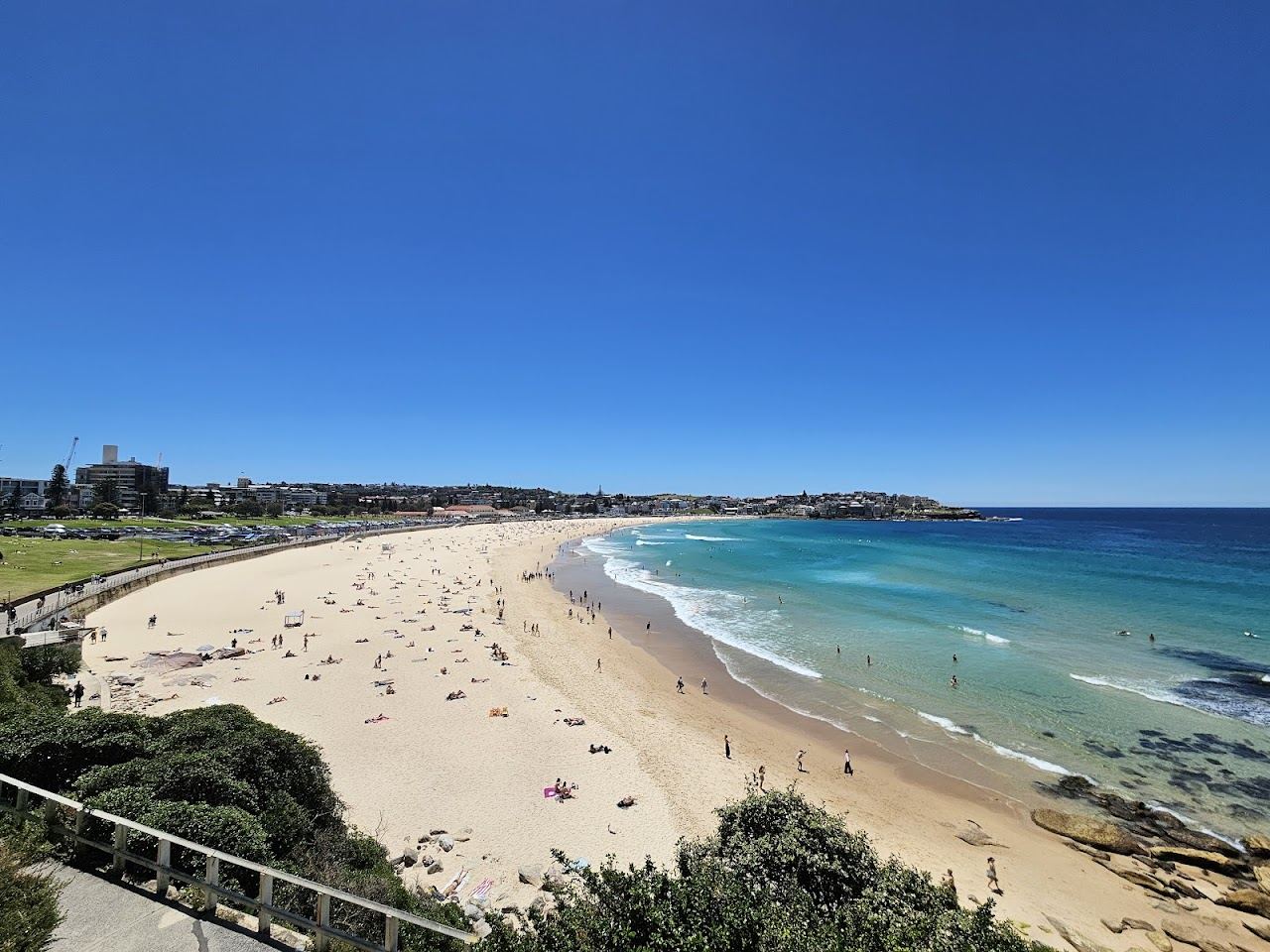 Surf, the coastal walk and the famous ocean pool at Bondi beach in Sydney