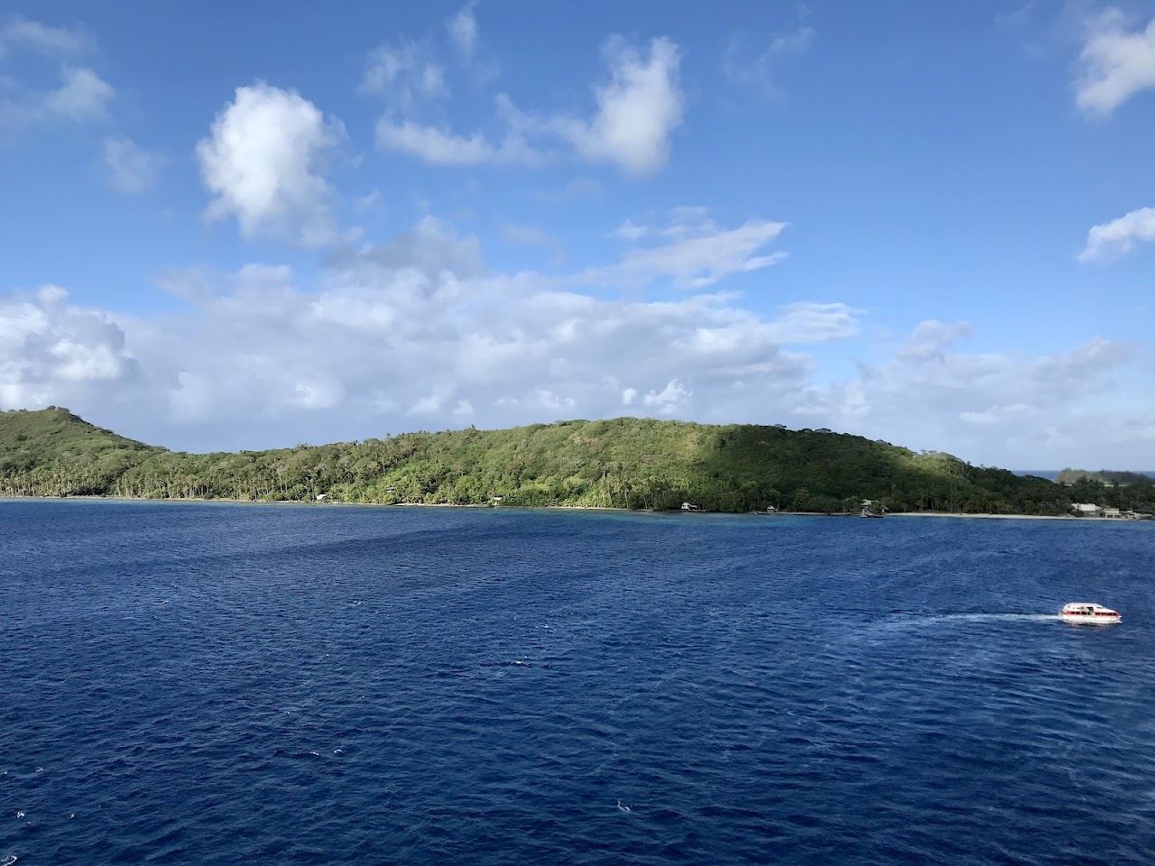 The lagoon and motu at Toopua on the west side of Bora Bora