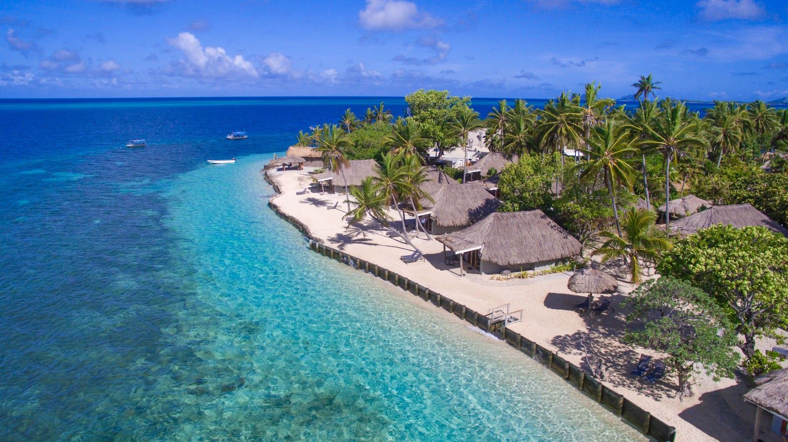 White sand and clear reef water at Castaway Island in the Mamanucas of Fiji