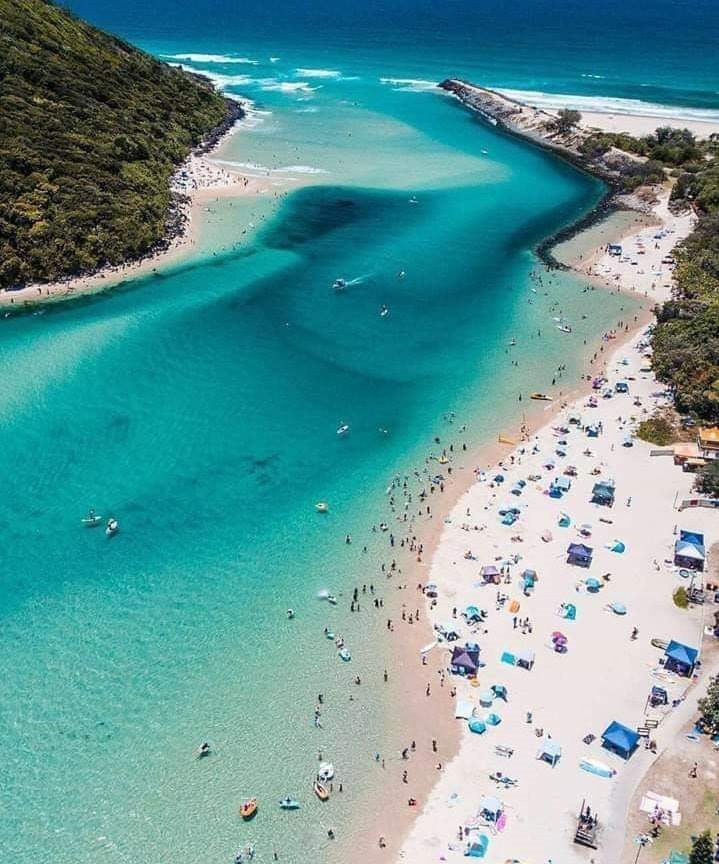 The calm clear estuary at Tallebudgera Creek beside Burleigh Heads