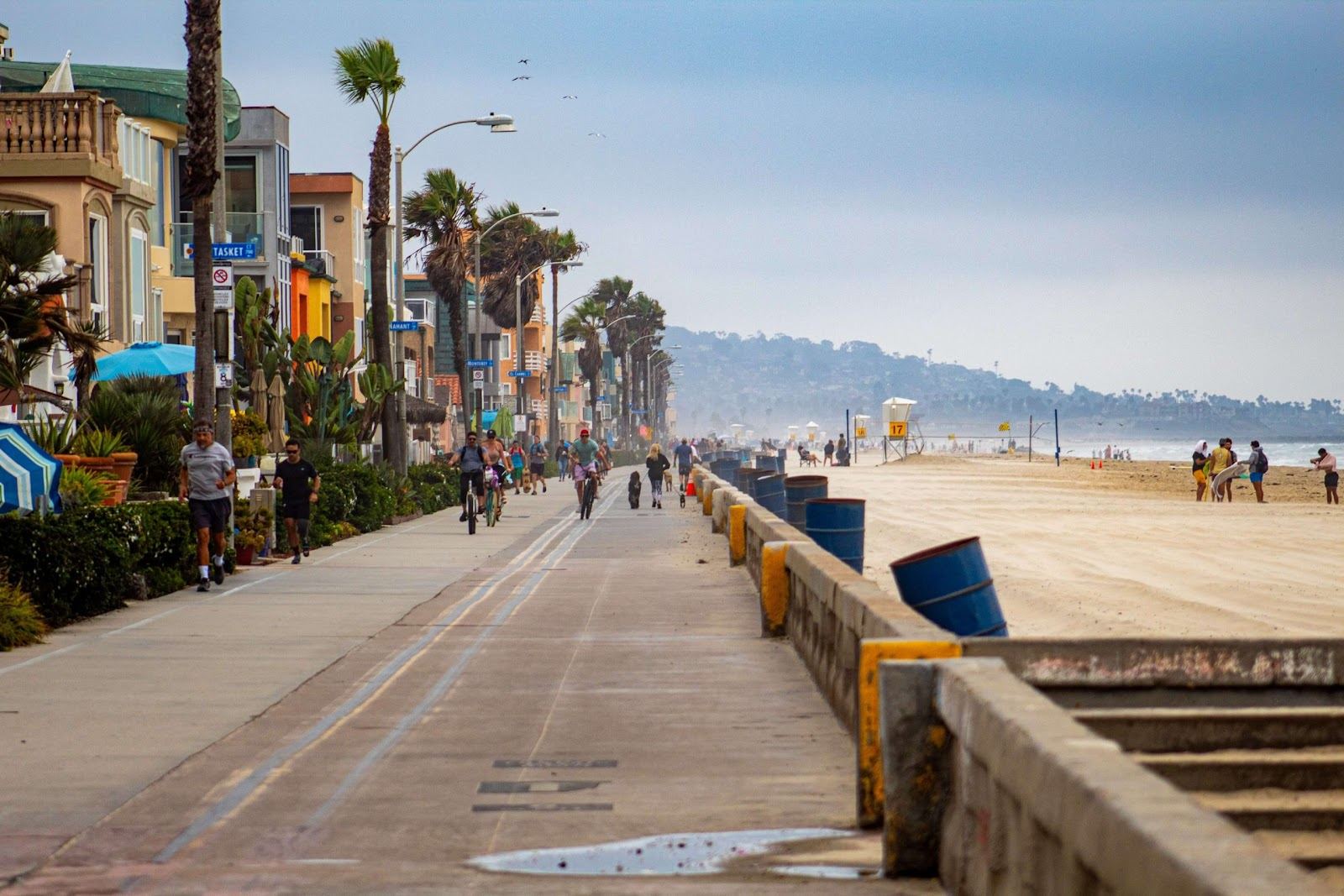 Mission Beach San Diego long strip of sand beside the Ocean Front Walk boardwalk