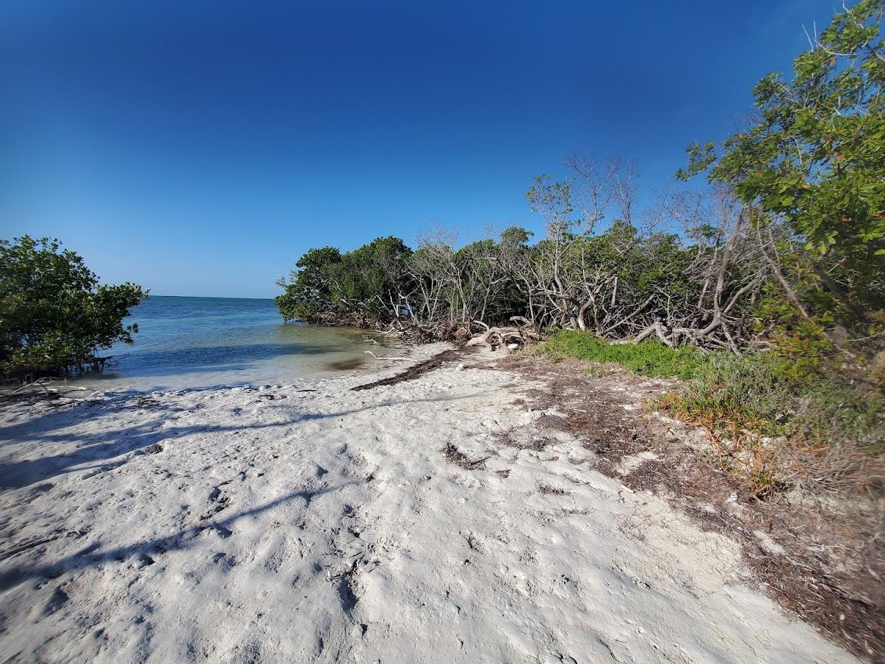 Shallow flats and sand at Anne's Beach in Islamorada near Morada Bay