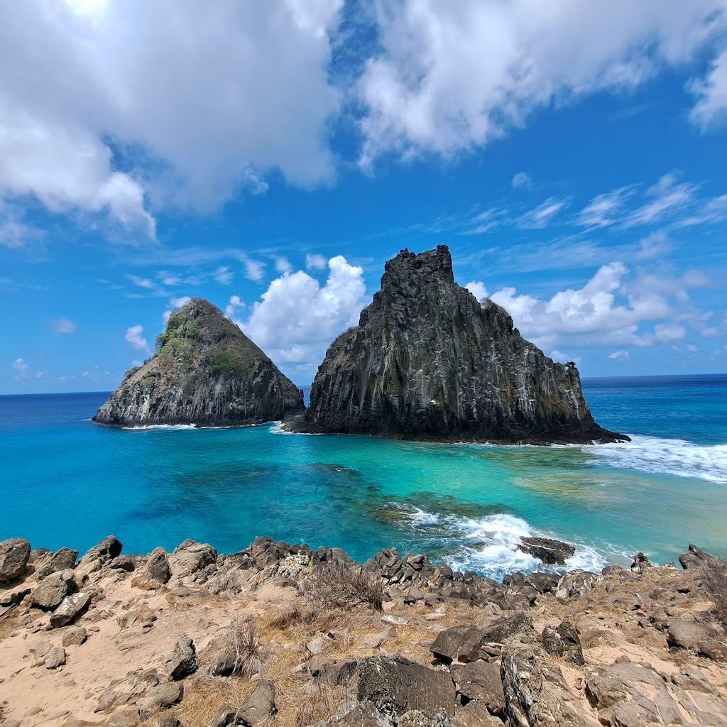 Wild preserved shoreline and clear water on the inner sea coast near Praia do Bode in Fernando de Noronha