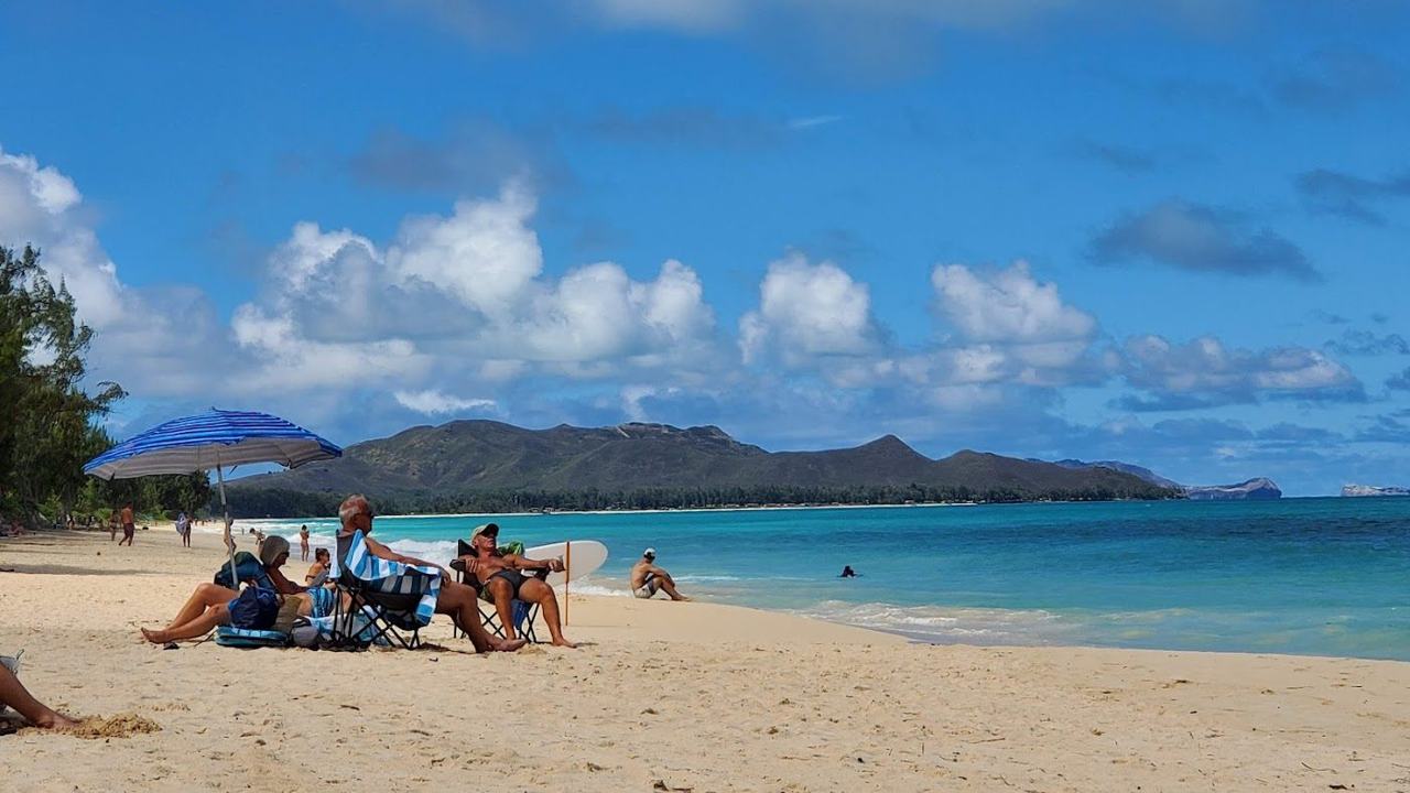 Long white sand and calm water at Waimanalo Beach