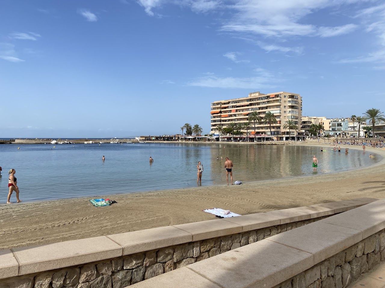 The small sandy cove of Cala Estancia beside the Purobeach Palma promontory
