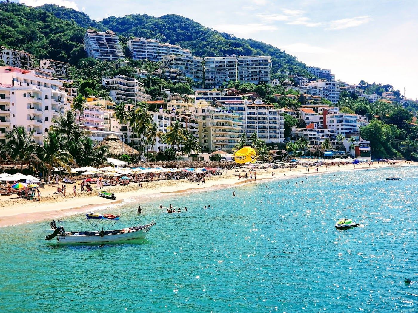 Sunny calm water on the Puerto Vallarta coast