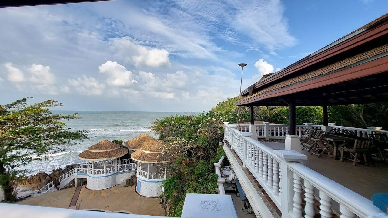 samrong bay in Koh Samui Thailand