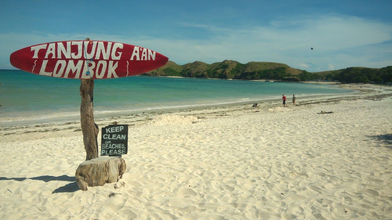 Pale sand and turquoise water at Tanjung Aan beach on Lombok, Indonesia