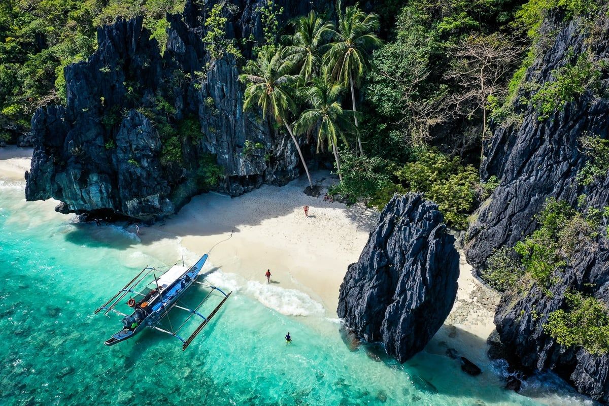 The bay at El Nido, Palawan, Philippines
